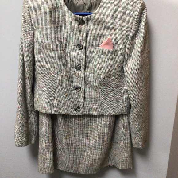 Vintage Grey/Black Tweed Jacket/Skirt Suit with pastel color flecks - Picture 2 of 11